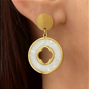 COLAR FLOR TREVO MADREPÉROLA DOURADO AÇO 316L⭐️