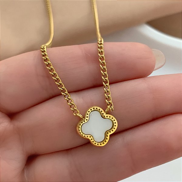 COLAR TREVO MADREPÉROLA DOURADO AÇO 316L⭐️