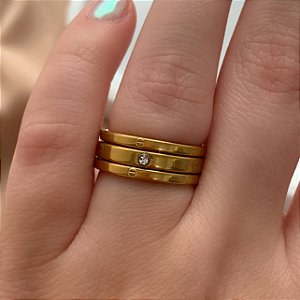 COLAR FLOR MINI DELICADA DOURADO AÇO 316L⭐️